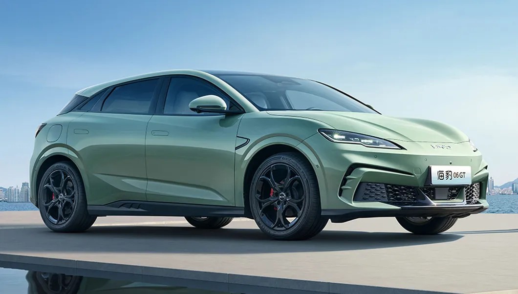 80km PHEV fuel efficient car