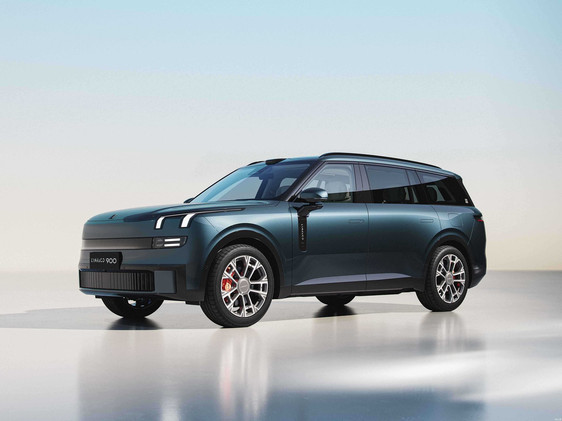 2025 luxury hybrid SUV