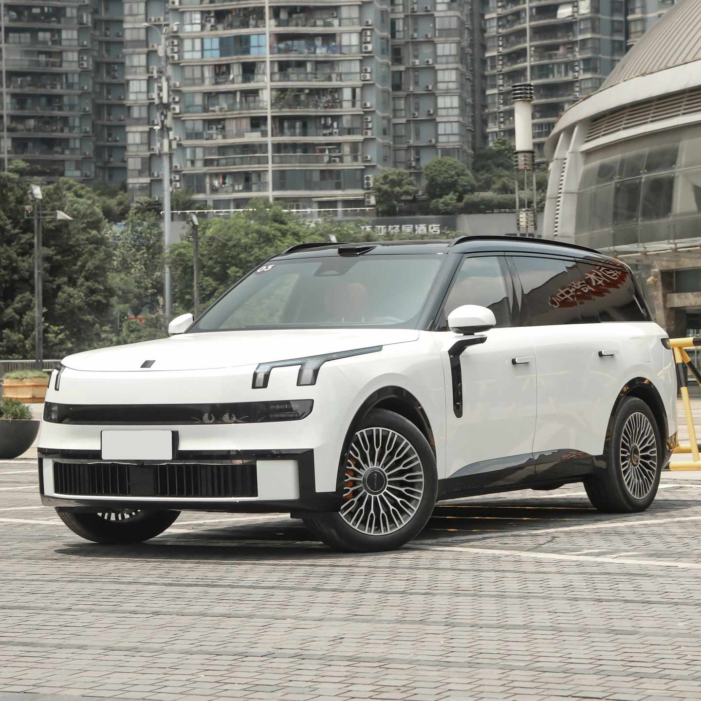 Lynk Co 900 hybrid SUV