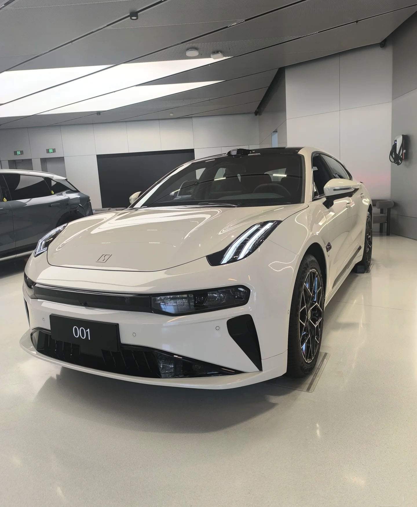 Experience the Future of Driving with the Zeekr 001 – A Luxury EV Redefining Performance and Comfort